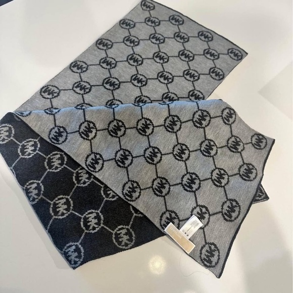 NWOT Michael Kors Scarf - Picture 1 of 4